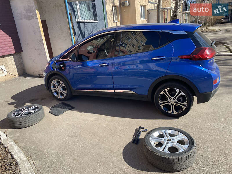 Хэтчбек Opel Ampera-e 2017 в Кривом Роге