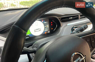 Хэтчбек Opel Ampera-e 2019 в 