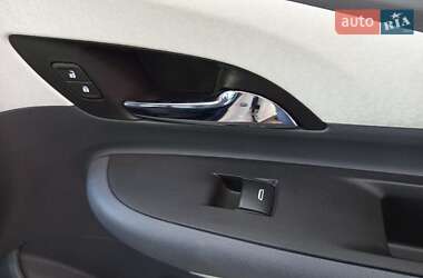Хэтчбек Opel Ampera-e 2019 в 