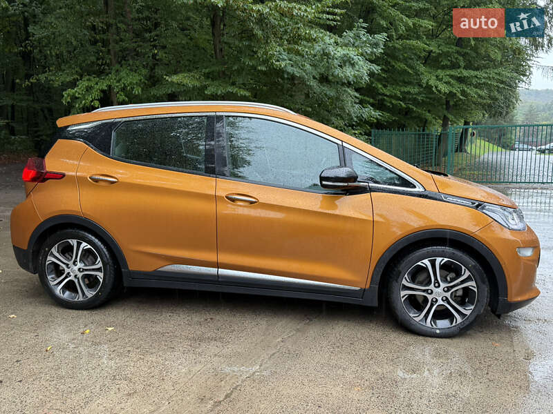 Хэтчбек Opel Ampera-e 2017 в Львове