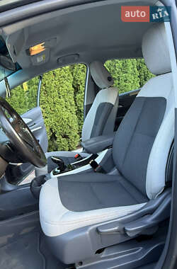 Хэтчбек Opel Ampera-e 2020 в 
