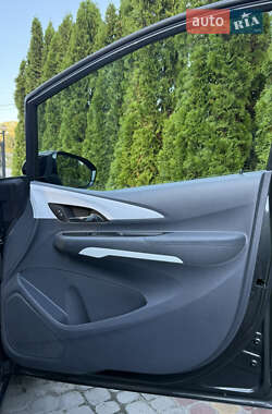 Хэтчбек Opel Ampera-e 2020 в 