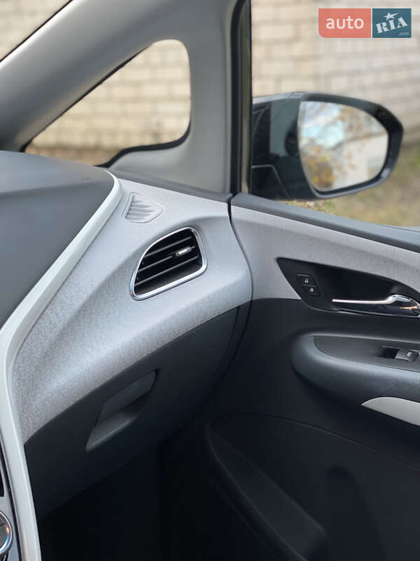 Хэтчбек Opel Ampera-e 2020 в Тернополе фото 26 Хэтчбек Opel Ampera-e 2020 в Тернополе