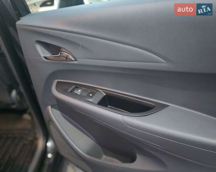 Хэтчбек Opel Ampera-e 2017 в Ровно