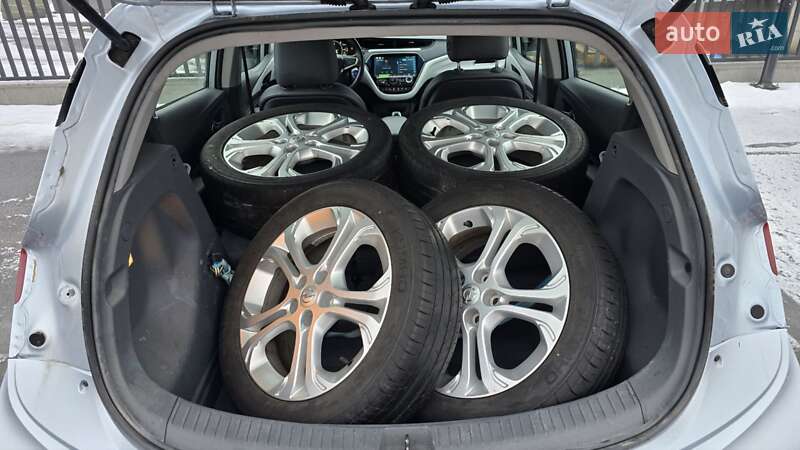 Хэтчбек Opel Ampera-e 2017 в Каменец-Подольском