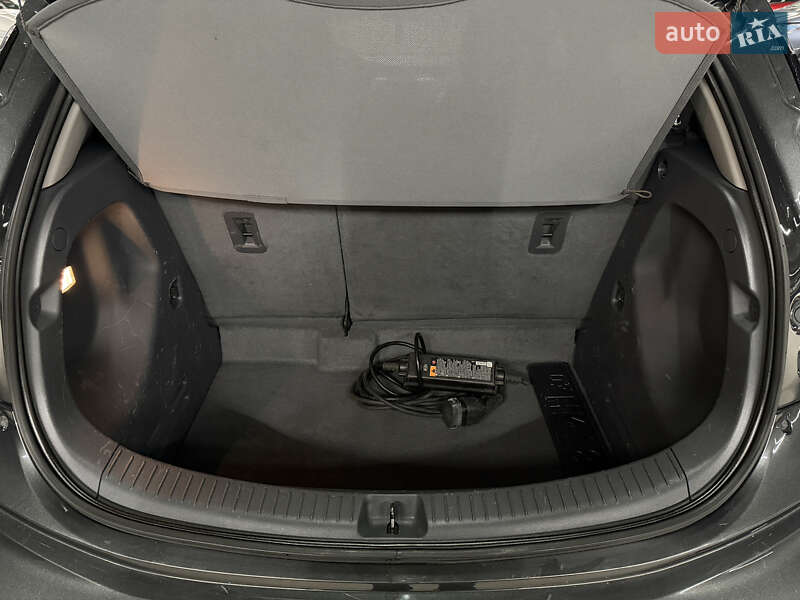 Хэтчбек Opel Ampera-e 2017 в Владимире фото 8 Хэтчбек Opel Ampera-e 2017 в Владимире