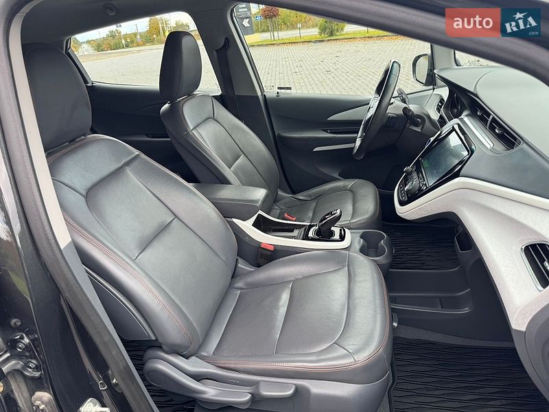 Хэтчбек Opel Ampera-e 2017 в Коломые фото 47 Хэтчбек Opel Ampera-e 2017 в Коломые