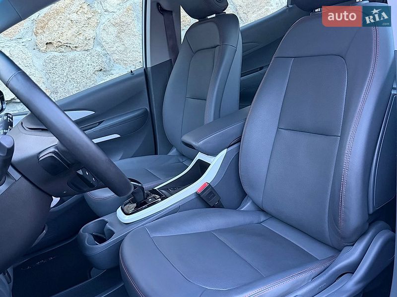 Хэтчбек Opel Ampera-e 2017 в Ровно