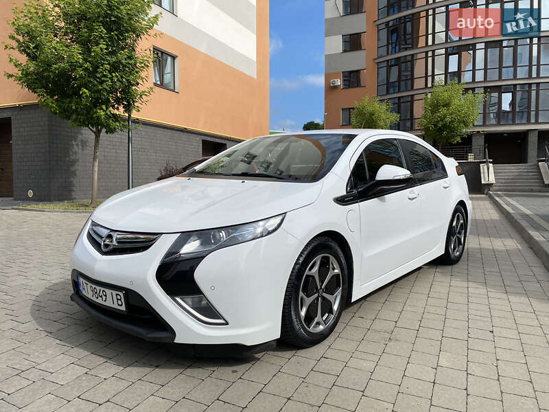 Хэтчбек Opel Ampera 2012 в 