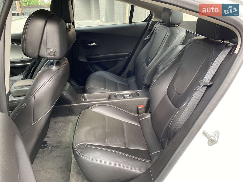 Хэтчбек Opel Ampera 2012 в Ивано-Франковске