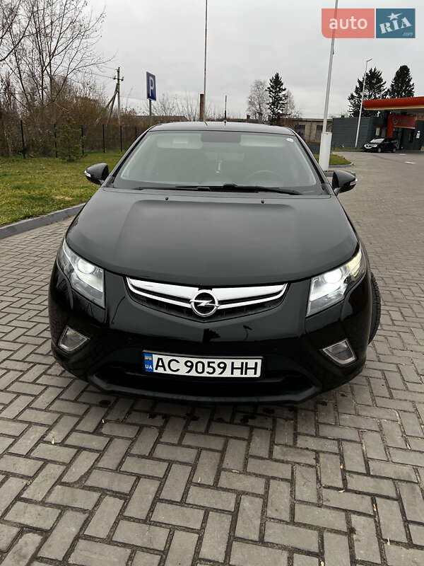 Хэтчбек Opel Ampera 2012 в Любомле