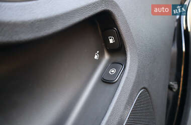 Хэтчбек Opel Ampera 2012 в 