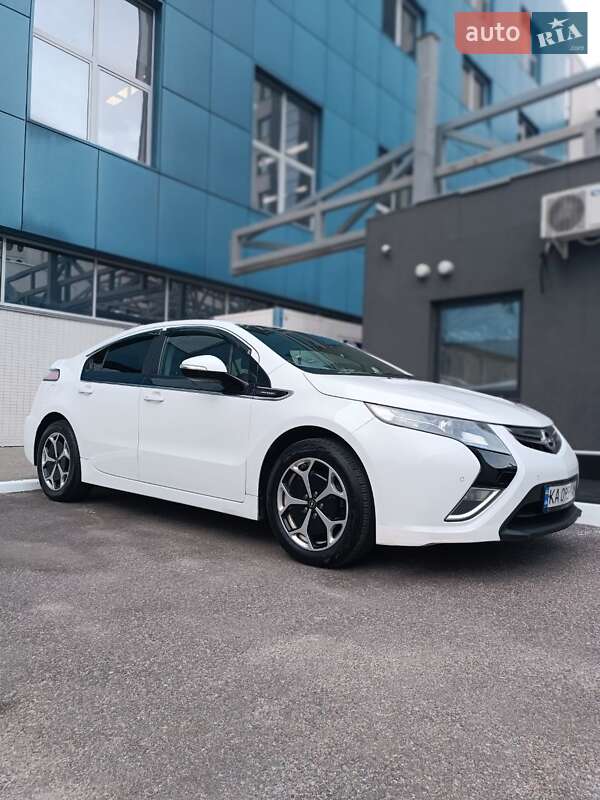 Хэтчбек Opel Ampera 2012 в 