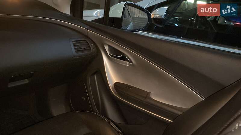 Хэтчбек Opel Ampera 2011 в Виннице