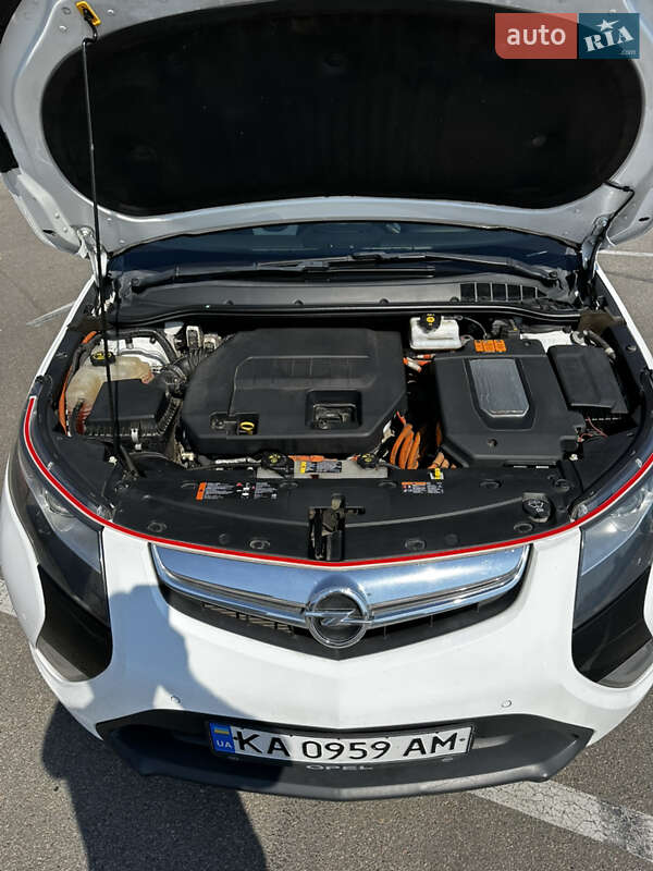 Хетчбек Opel Ampera 2012 в Києві