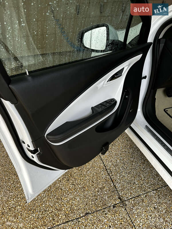 Хетчбек Opel Ampera 2012 в Києві