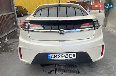 Хэтчбек Opel Ampera 2012 в 