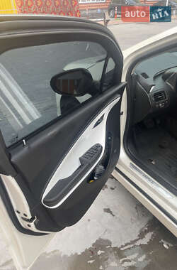 Хэтчбек Opel Ampera 2012 в 