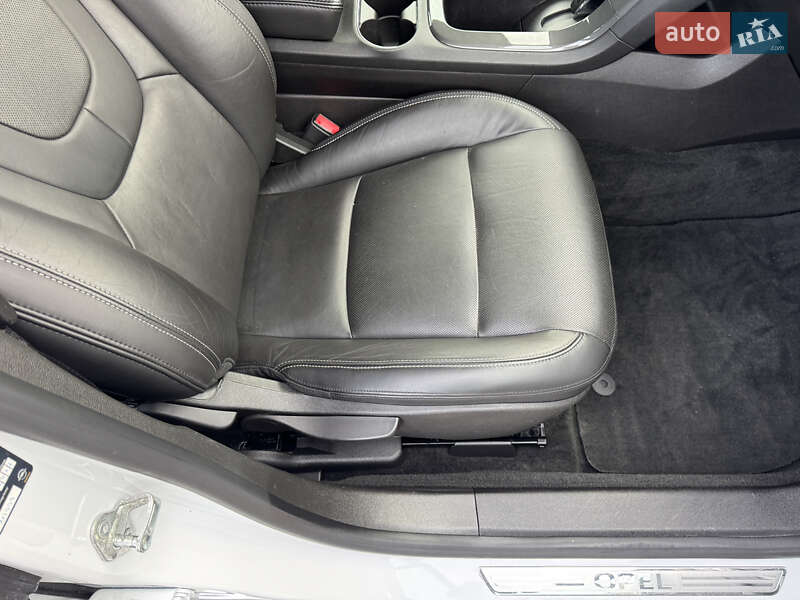 Хэтчбек Opel Ampera 2012 в Белой Церкви