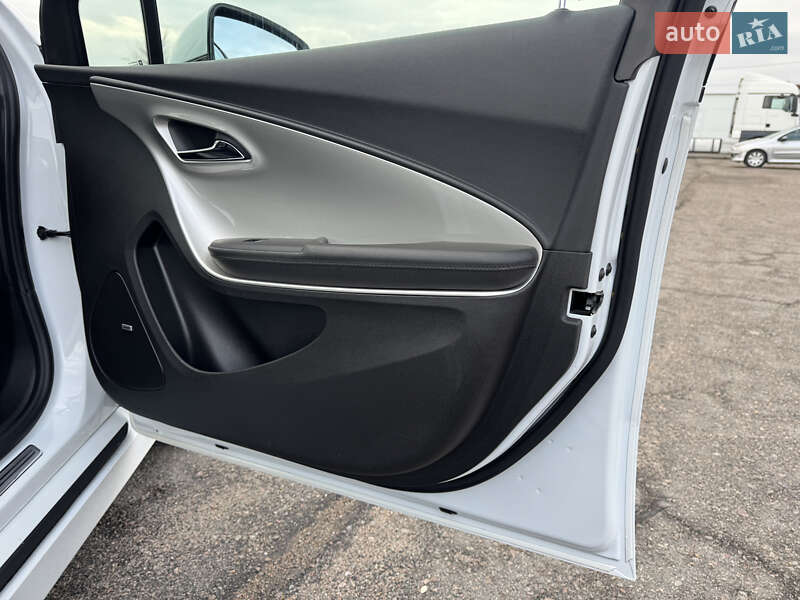 Хэтчбек Opel Ampera 2012 в Белой Церкви