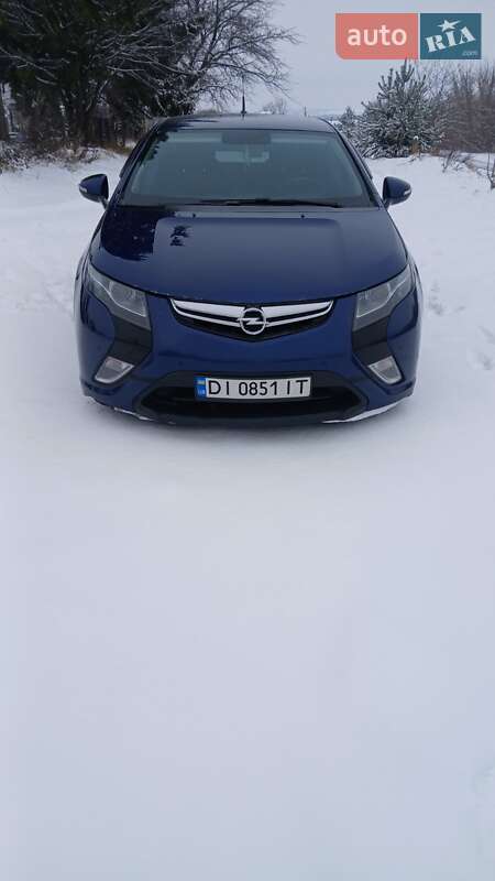 Хэтчбек Opel Ampera 2013 в Львове фото Хэтчбек Opel Ampera 2013 в Львове