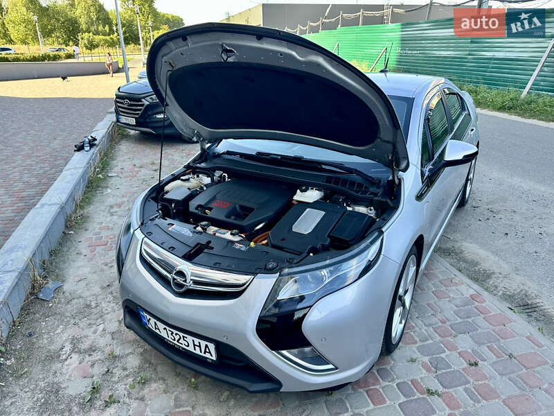 Хэтчбек Opel Ampera 2012 в Киеве фото 23 Хэтчбек Opel Ampera 2012 в Киеве