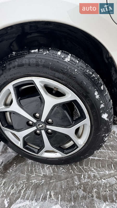 Хетчбек Opel Ampera 2011 в Івано-Франківську