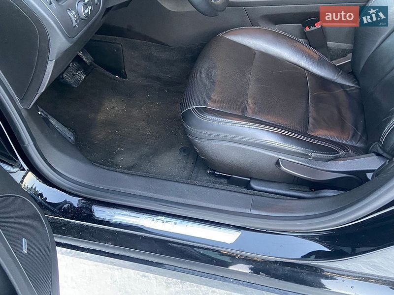 Хэтчбек Opel Ampera 2011 в Яворове