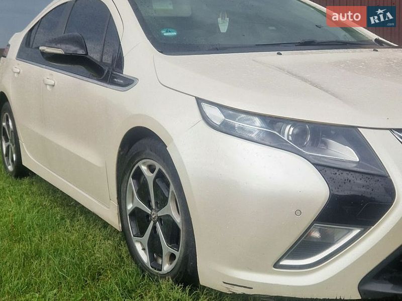 Хэтчбек Opel Ampera 2012 в Ивано-Франковске