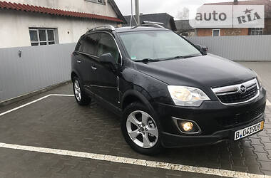 Позашляховик / Кросовер Opel Antara 2012 в 