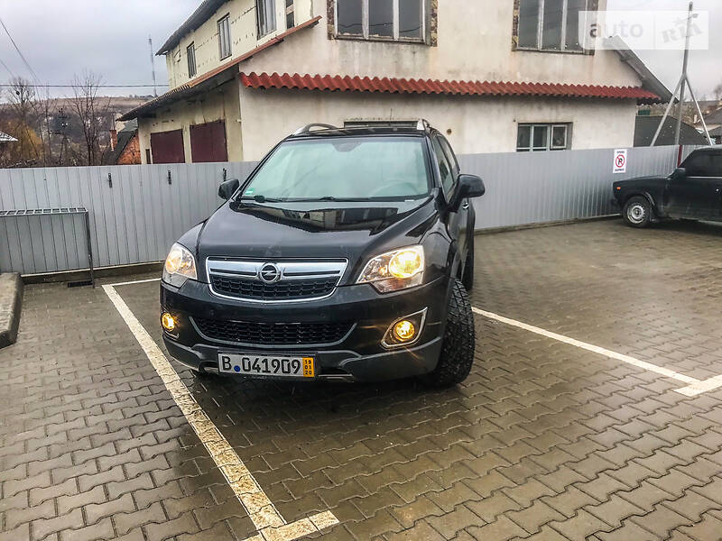 Позашляховик / Кросовер Opel Antara 2012 в 