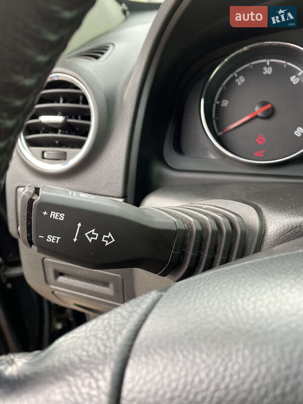 Внедорожник / Кроссовер Opel Antara 2012 в Ивано-Франковске