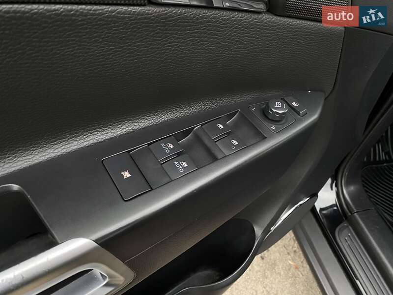 Внедорожник / Кроссовер Opel Antara 2010 в Харькове