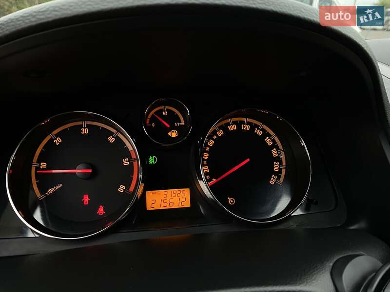 Внедорожник / Кроссовер Opel Antara 2010 в Харькове