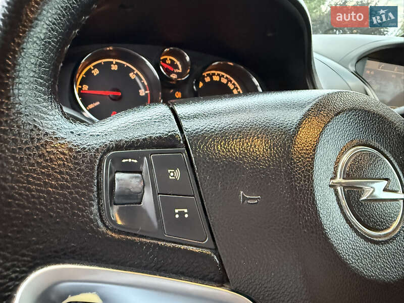 Позашляховик / Кросовер Opel Antara 2011 в Чернівцях