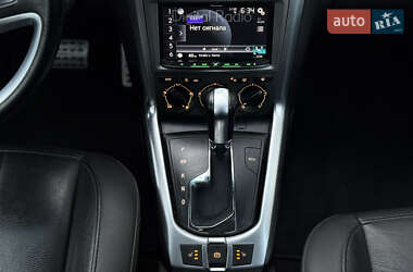 Внедорожник / Кроссовер Opel Antara 2012 в 