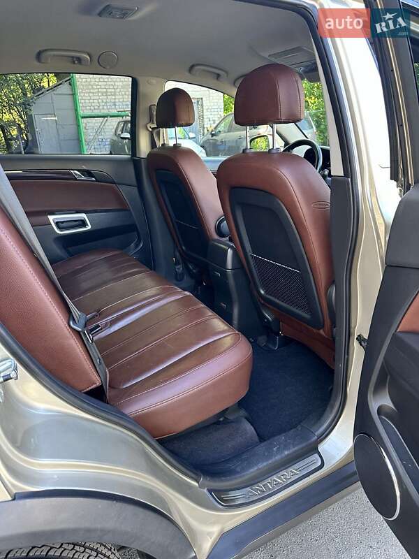 Позашляховик / Кросовер Opel Antara 2010 в Луцьку