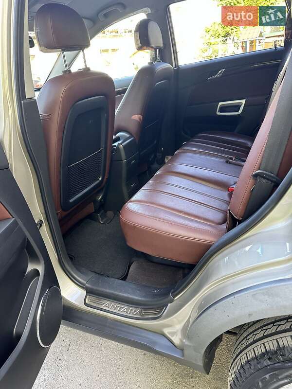 Позашляховик / Кросовер Opel Antara 2010 в Луцьку