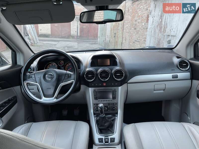 Позашляховик / Кросовер Opel Antara 2016 в Луцьку