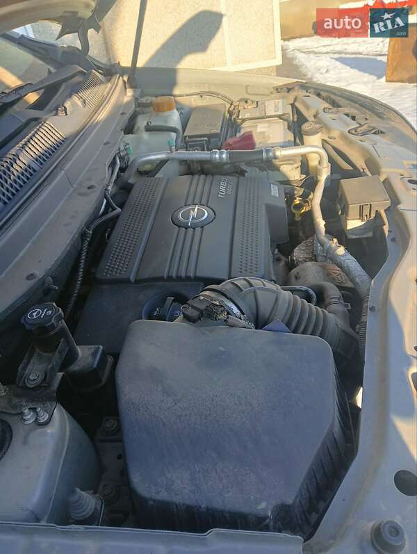 Внедорожник / Кроссовер Opel Antara 2013 в Городенке