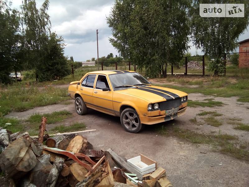 Седан Opel Ascona 1977 в Емильчине