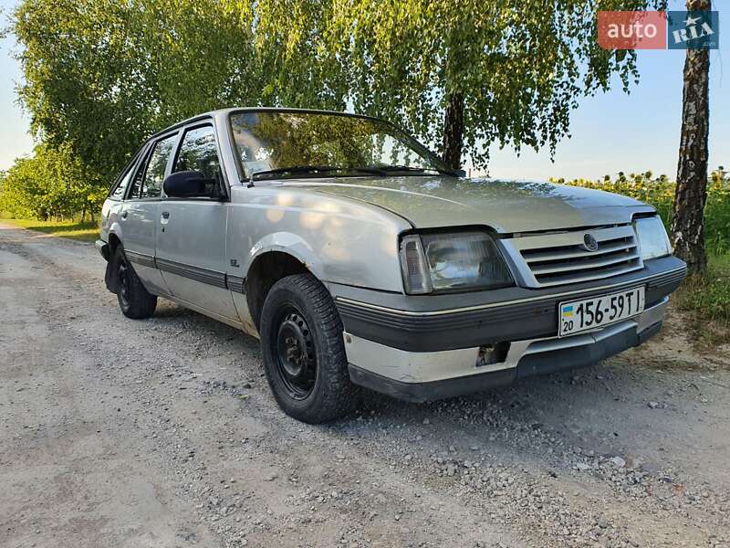 Хэтчбек Opel Ascona 1987 в Кременце