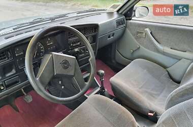 Хэтчбек Opel Ascona 1987 в 
