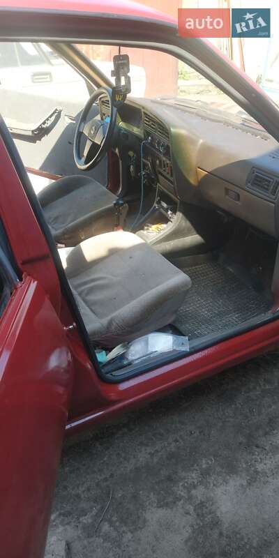 Седан Opel Ascona 1986 в Нежине