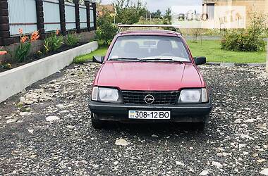 Седан Opel Ascona 1987 в Луцке