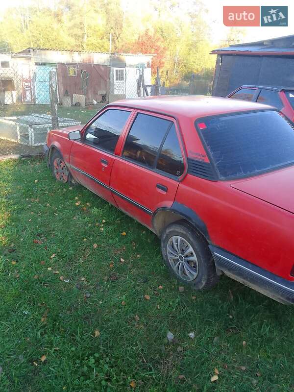 Седан Opel Ascona 1983 в Львове