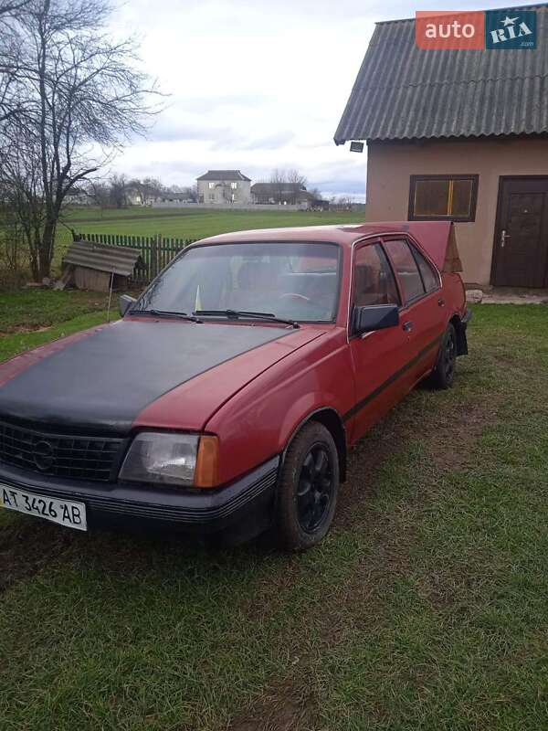Хэтчбек Opel Ascona 1986 в Калуше