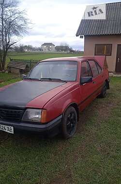 Хэтчбек Opel Ascona 1986 в Калуше