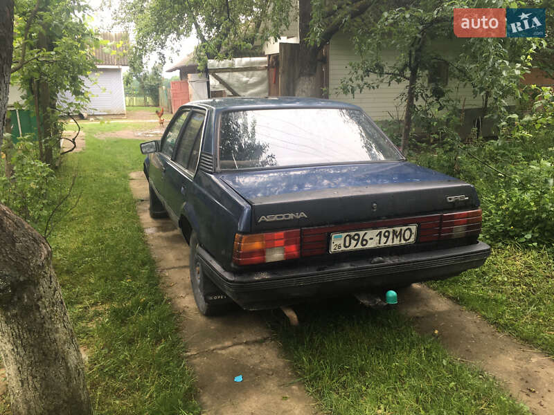 Седан Opel Ascona 1986 в Вижнице