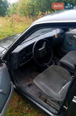 Седан Opel Ascona 1986 в Ровно